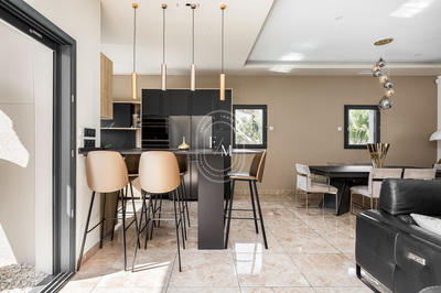 Villa - 169 m² - 5 pièces