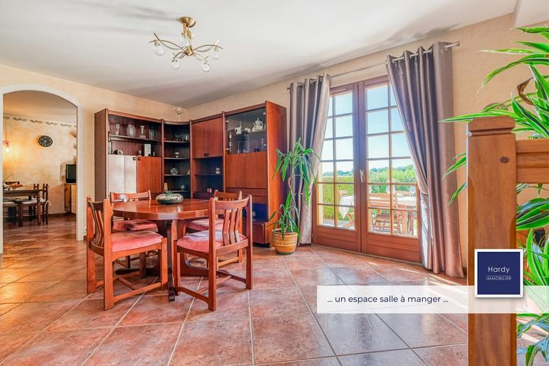 Maison - 210 m² - 9 pièces