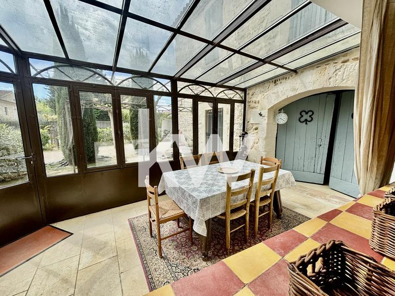 Maison - 300 m² - 11 pièces