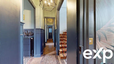 Maison - 252 m² - 9 pièces