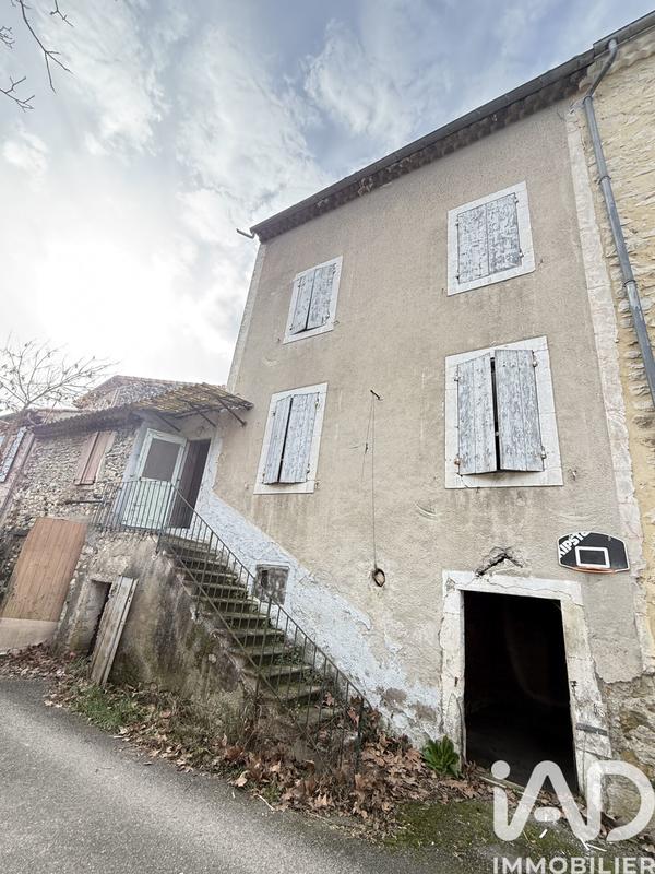 Maison - 360 m² - 7 pièces