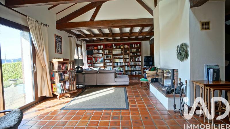 Maison - 210 m² - 9 pièces