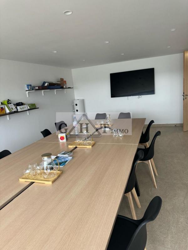 Entrepôt - 1 520 m²