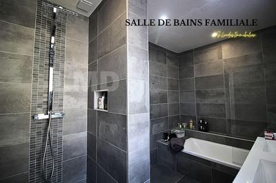 Maison traditionnelle - 127 m² - 5 pièces