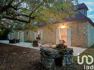 Maison - 180 m² - 5 pièces