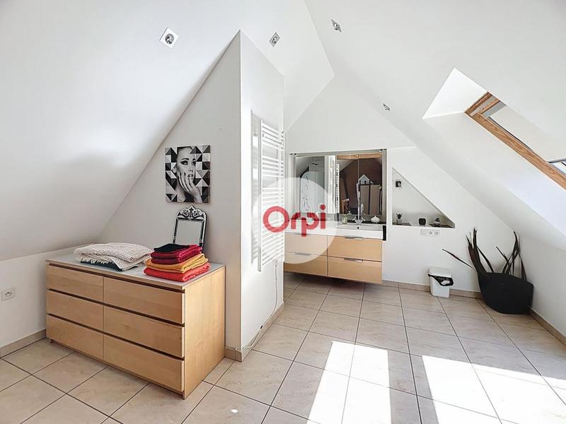 Maison - 253 m² - 7 pièces