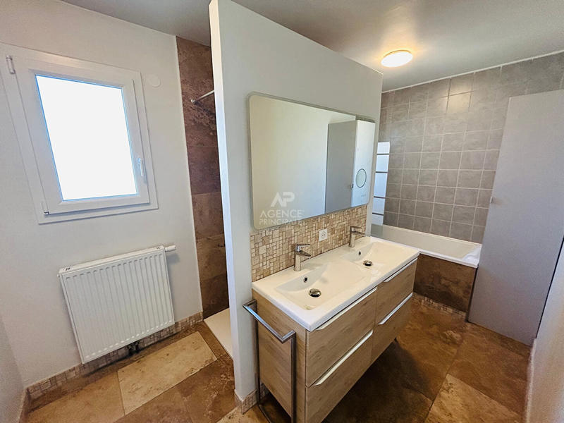 Maison - 182 m² - 7 pièces