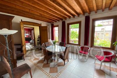 Maison - 260 m² - 12 pièces