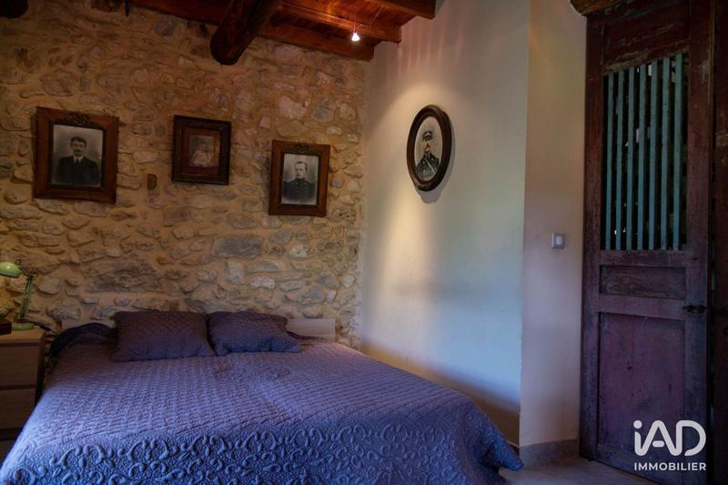 Maison - 668 m² - 27 pièces