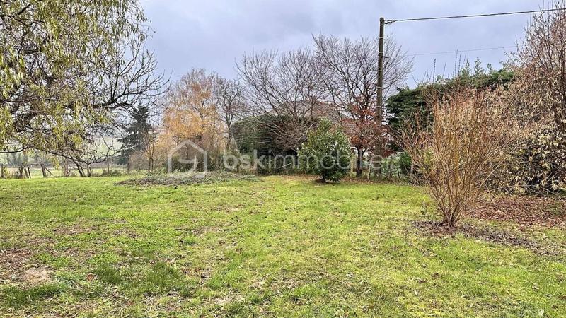 Terrain constructible - 803 m²