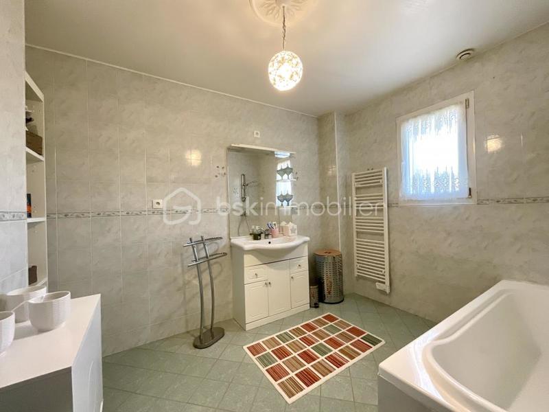 Maison traditionnelle - 145 m² - 6 pièces