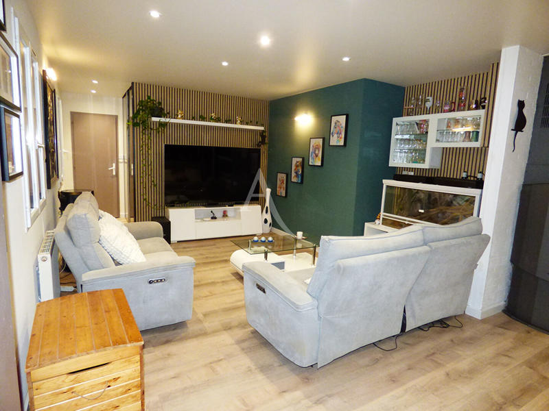 Maison - 224 m² - 11 pièces