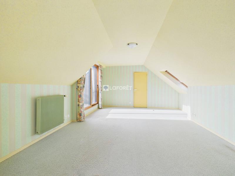 Maison - 215 m² - 7 pièces