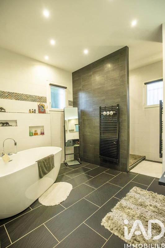 Maison - 147 m² - 5 pièces