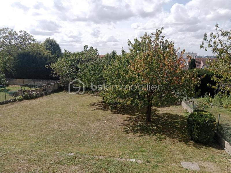 Maison traditionnelle - 177 m² - 8 pièces