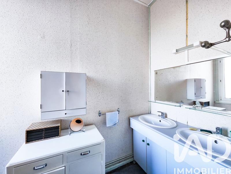 Maison - 256 m² - 9 pièces