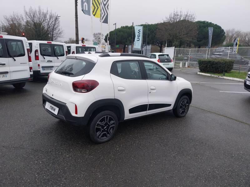 Dacia Spring Essential -23b