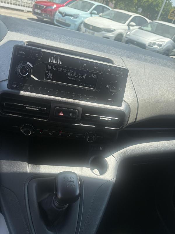 Peugeot Rifter 1.2 110 Cv Style Bvm6/ Distri Ok/ Garanties 12 Mois