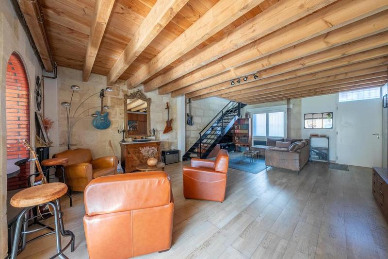 Maison - 202 m² - 5 pièces