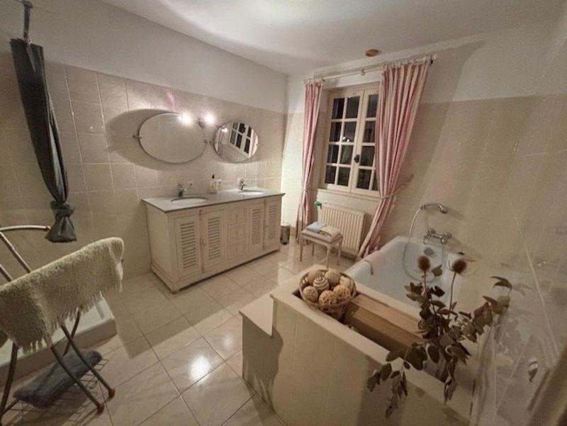 Villa - 330 m² - 7 pièces