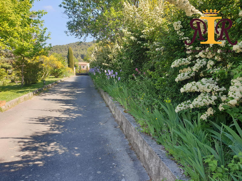 Maison traditionnelle - 169 m² - 7 pièces