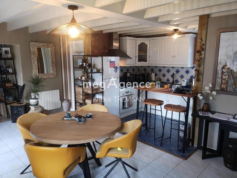 Maison - 143 m² - 8 pièces