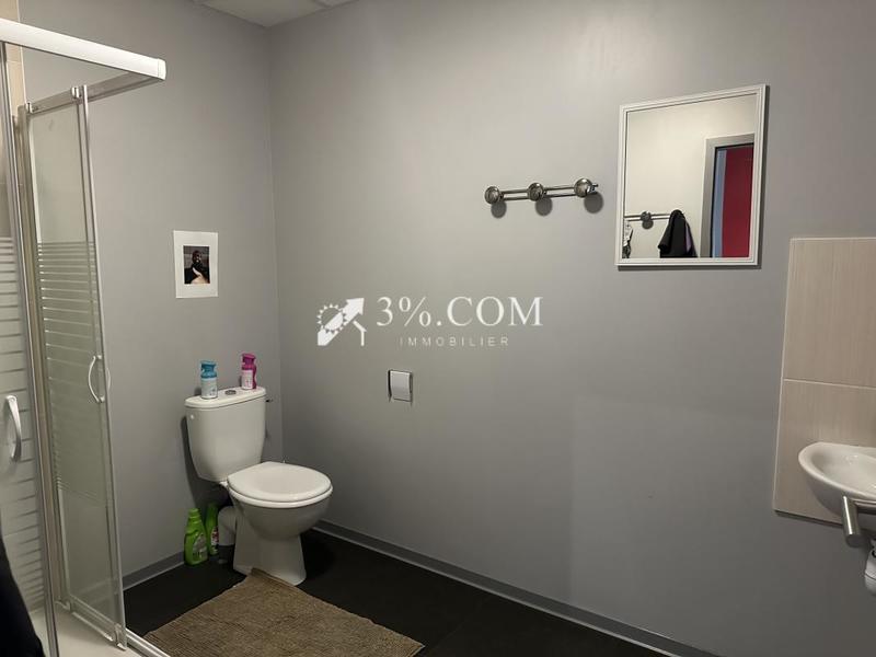 Local d'activité / Entrepôt - 105 m²