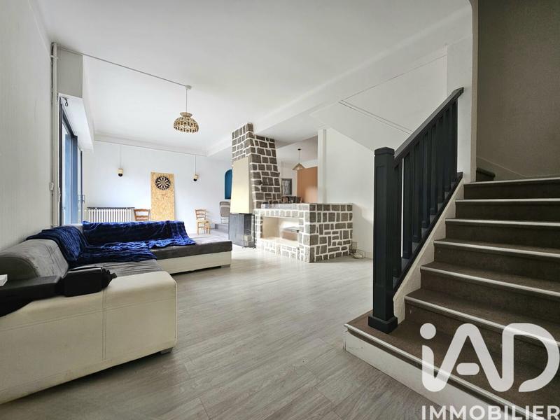 Maison - 210 m² - 8 pièces