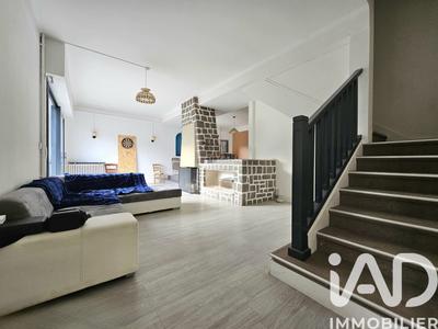 Maison - 210 m² - 8 pièces