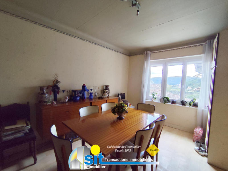 Maison - 247 m² - 10 pièces