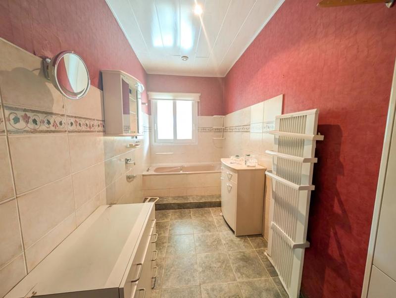 Propriété - 325 m² - 13 pièces