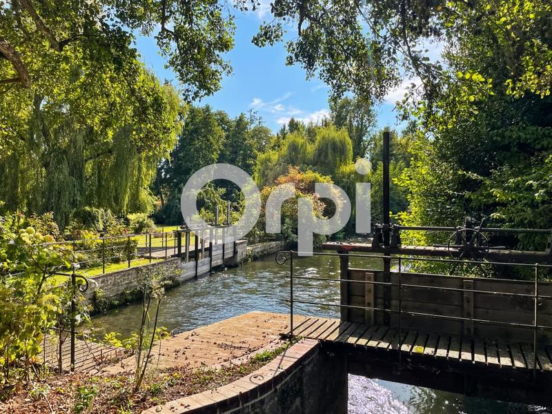 Moulin - 255 m² - 6 pièces