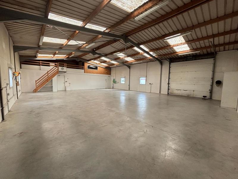 Entrepôt - 264 m²