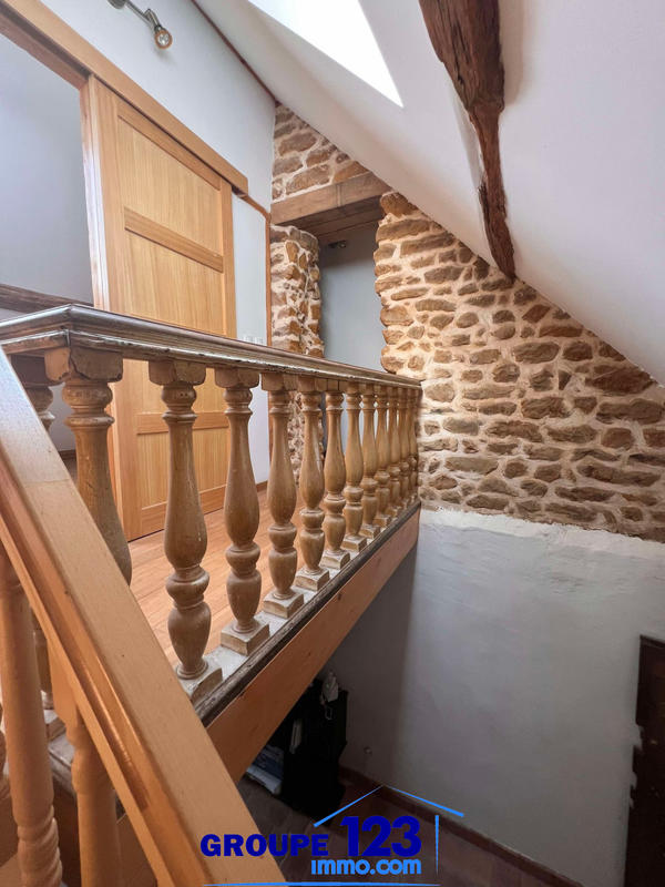 Maison - 240 m² - 8 pièces