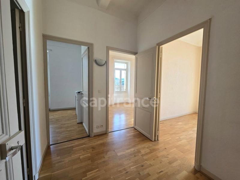 Appartement bourgeois - 80 m² - 4 pièces