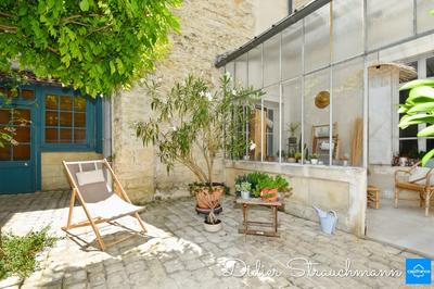 Maison - 322 m² - 8 pièces