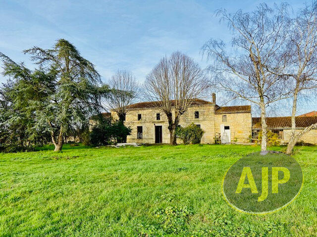 Maison - 350 m² - 7 pièces