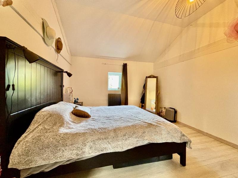 Maison - 250 m² - 9 pièces