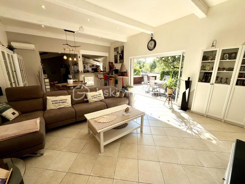 Maison traditionnelle - 140 m² - 4 pièces