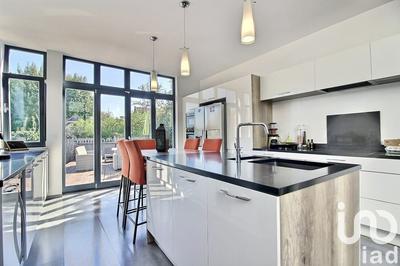 Maison - 200 m² - 7 pièces