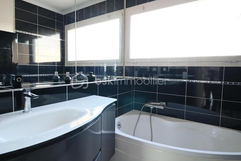 Immeuble - 68 m² - 3 pièces