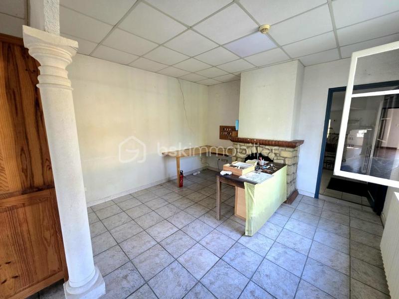 Local commercial - 99 m² - 4 pièces