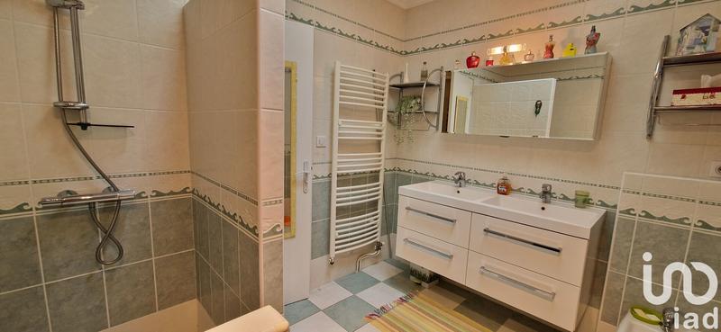 Maison - 204 m² - 9 pièces