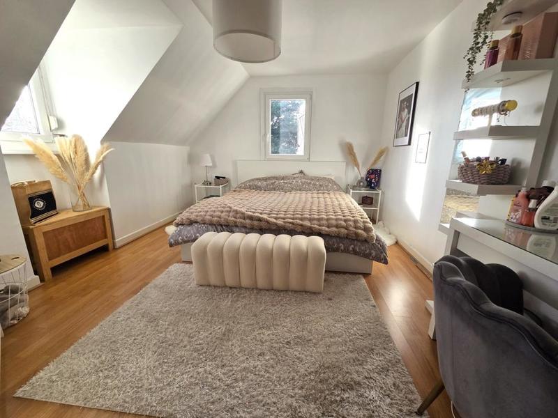 Pavillon - 194 m² - 7 pièces