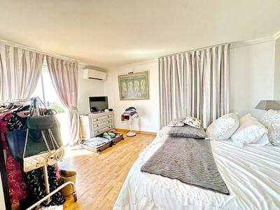 Appartement - 158 m² - 6 pièces