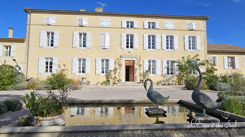 Maison - 724 m² - 18 pièces