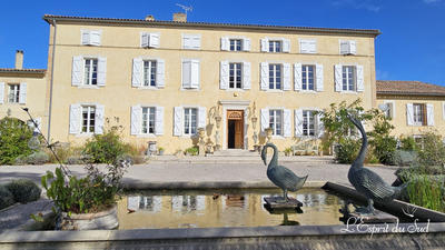 Maison - 724 m² - 18 pièces