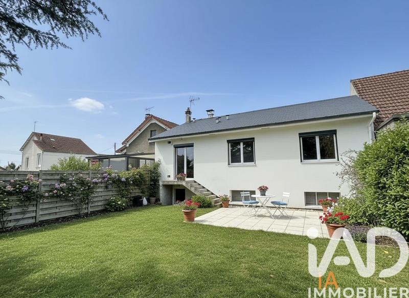Maison - 90 m² - 5 pièces