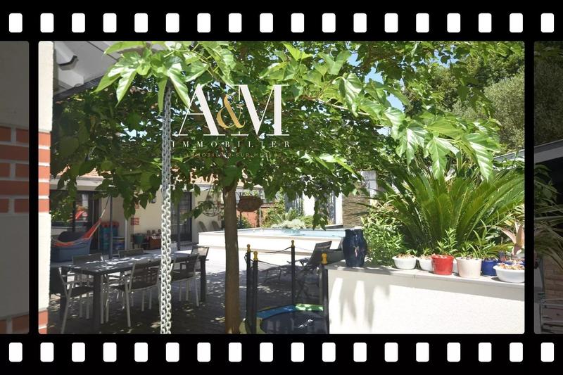 Villa - 240 m² - 10 pièces