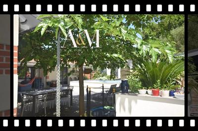 Villa - 240 m² - 10 pièces